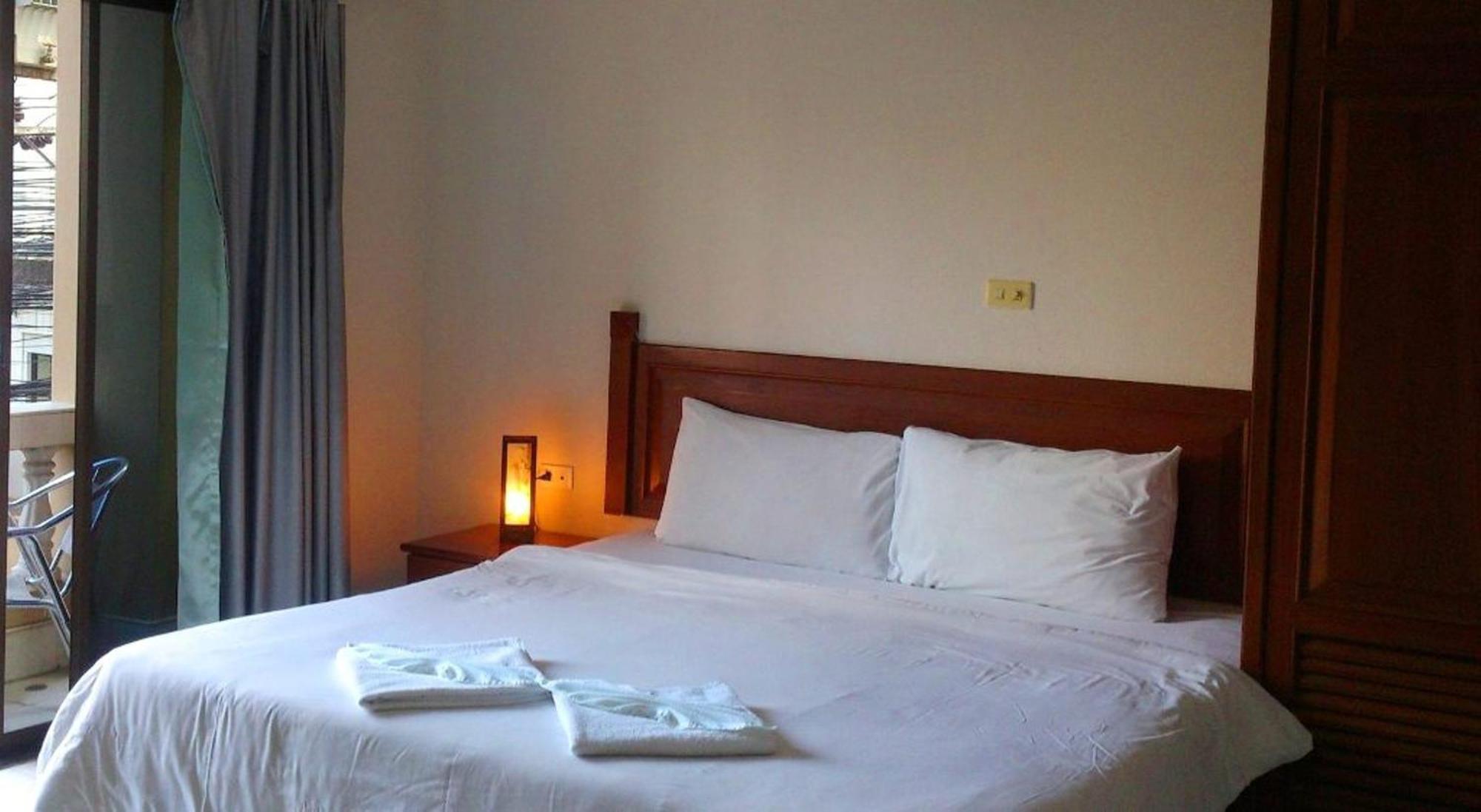 Sawasdee Mansion Hotel Patong Exterior photo